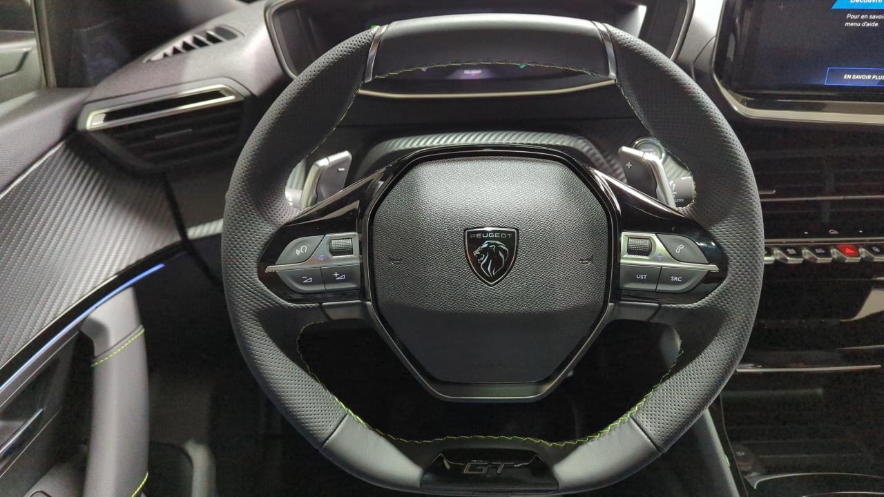 PEUGEOT 2008 NOUVEAU HYBRID 136 E-DCS6 GT + ANGLES MORTS + TOIT PANO