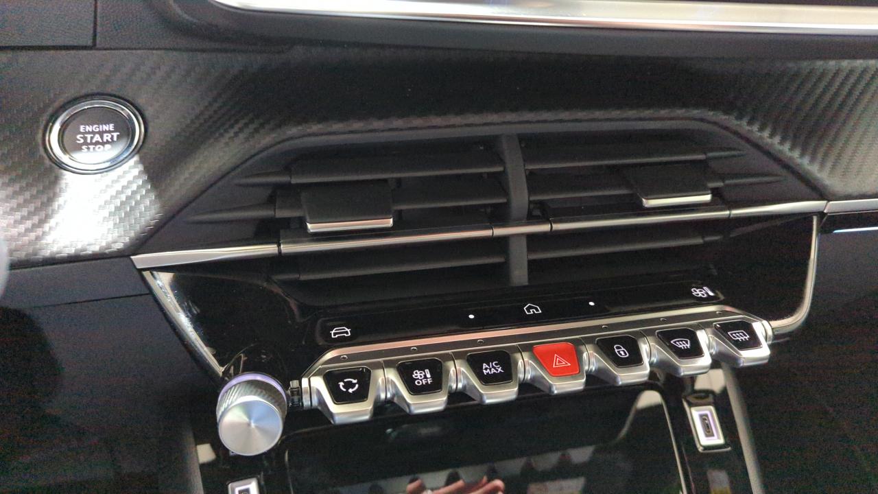 PEUGEOT 2008 NOUVEAU HYBRID 136 E-DCS6 GT + ANGLES MORTS + TOIT PANO
