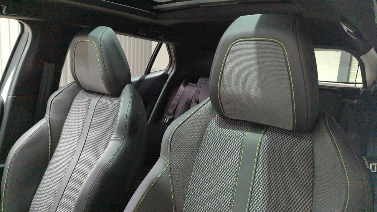 PEUGEOT 2008 NOUVEAU HYBRID 136 E-DCS6 GT + ANGLES MORTS + TOIT PANO