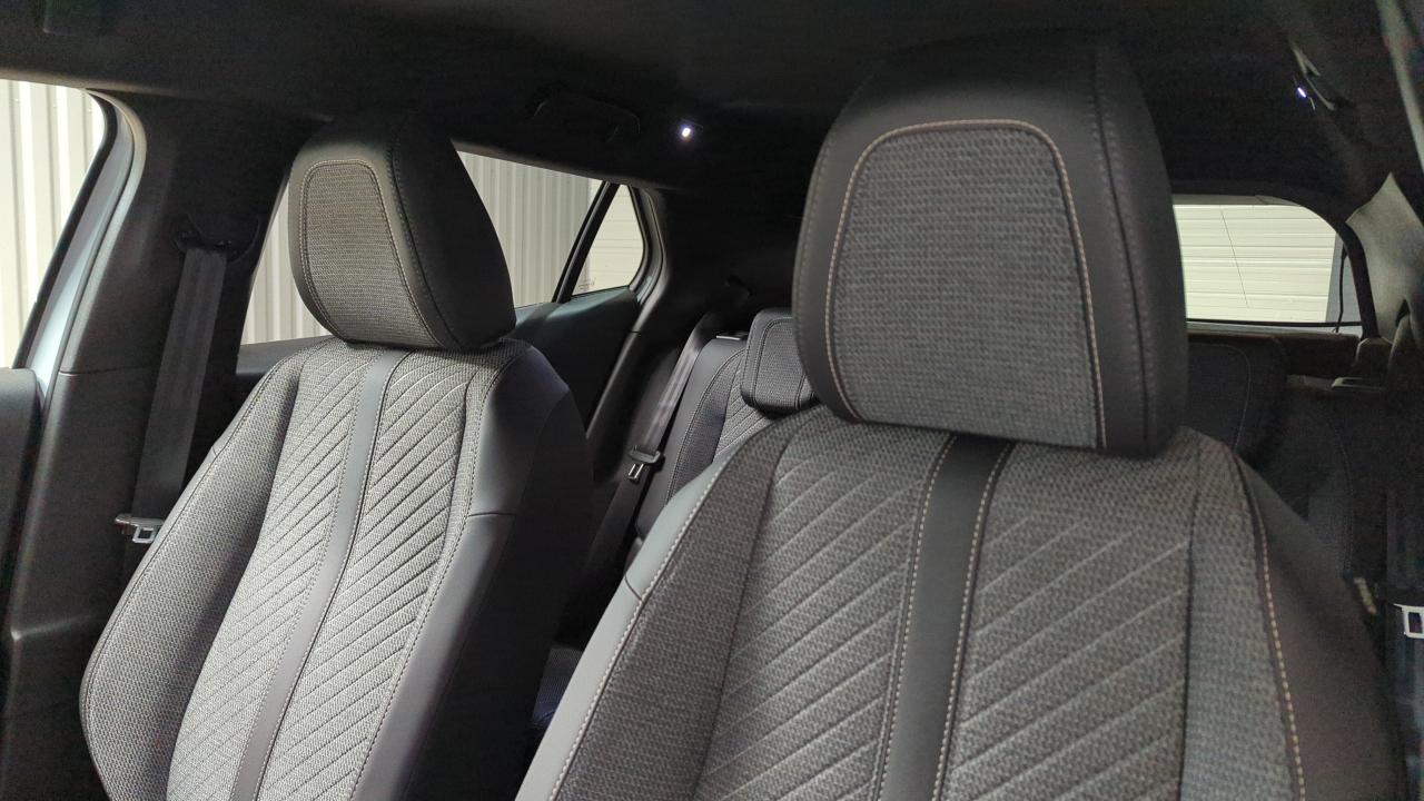 PEUGEOT 2008 NOUVEAU HYBRID 145 E-DCS6 ALLURE + PACK NAVIGATION & PACK ACCESS + PACK VISION & DRIVE ASSIST PLUS