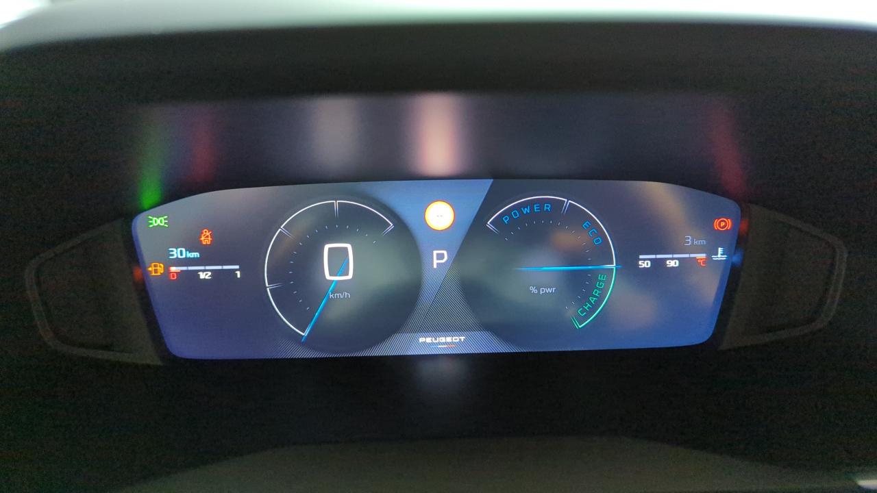 PEUGEOT 2008 NOUVEAU HYBRID 145 E-DCS6 ALLURE + PACK NAVIGATION & PACK ACCESS + PACK VISION & DRIVE ASSIST PLUS