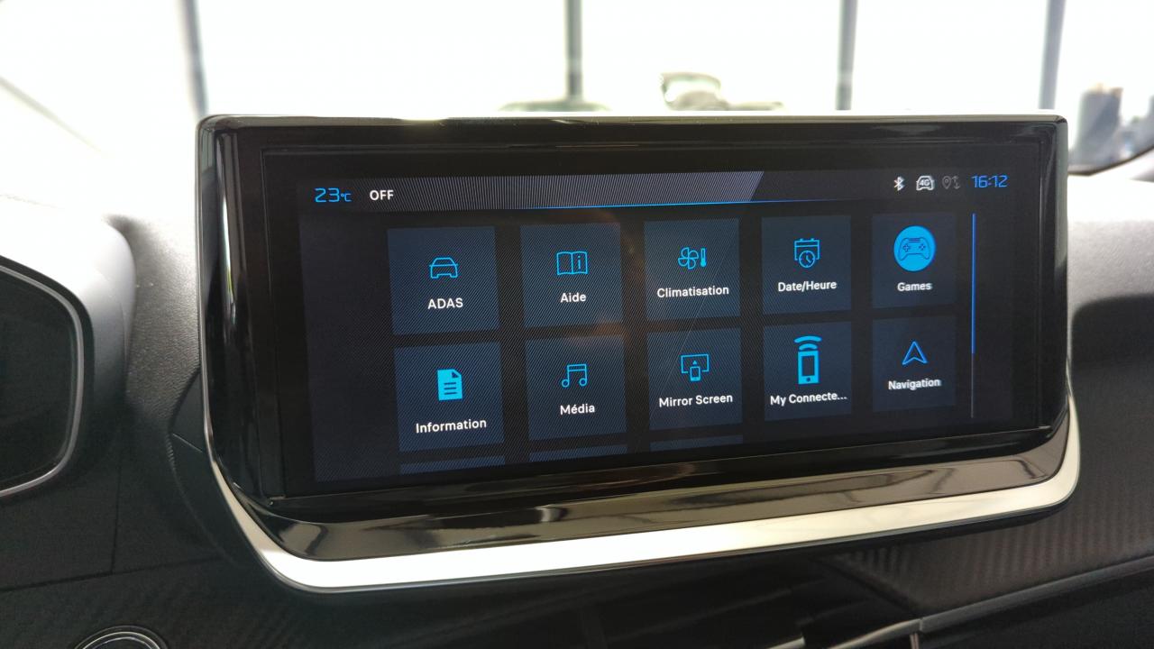 PEUGEOT 2008 NOUVEAU HYBRID 145 E-DCS6 ALLURE + PACK NAVIGATION & PACK ACCESS + PACK VISION & DRIVE ASSIST PLUS