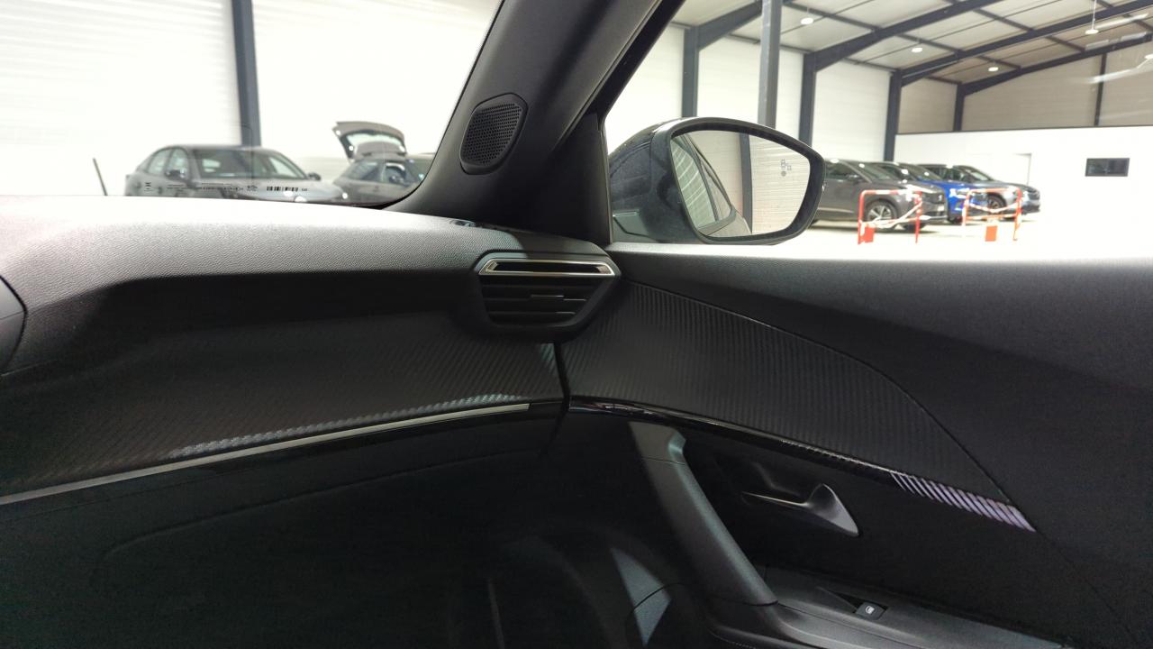 PEUGEOT 2008 NOUVEAU HYBRID 145 E-DCS6 ALLURE + PACK NAVIGATION & PACK ACCESS + PACK VISION & DRIVE ASSIST PLUS