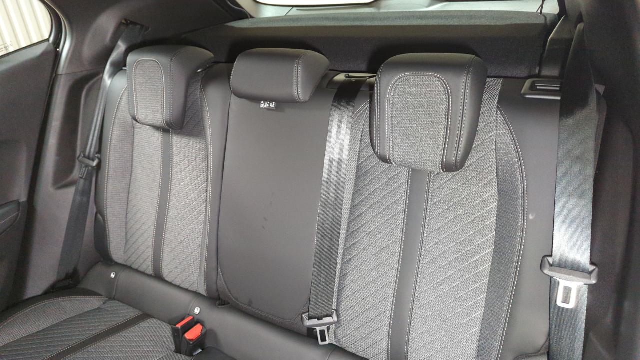 PEUGEOT 2008 NOUVEAU HYBRID 145 E-DCS6 ALLURE + PACK NAVIGATION & PACK ACCESS + PACK VISION & DRIVE ASSIST PLUS