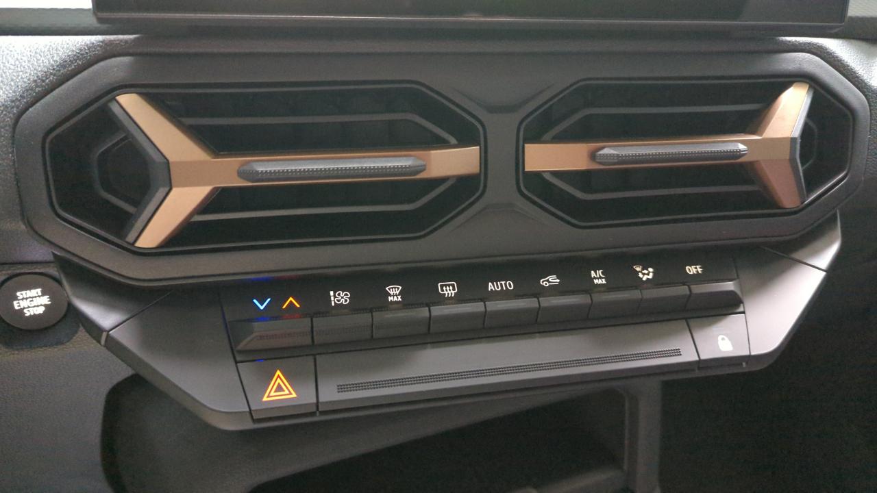 DACIA DUSTER HYBRID 140 4X2 EXTREME + SIEGES CHAUFFANTS