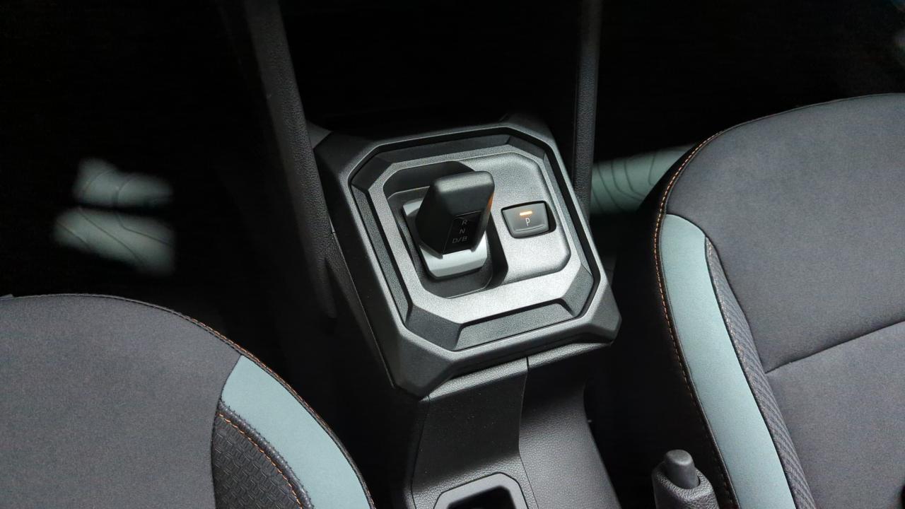 DACIA DUSTER HYBRID 140 4X2 EXTREME + SIEGES CHAUFFANTS