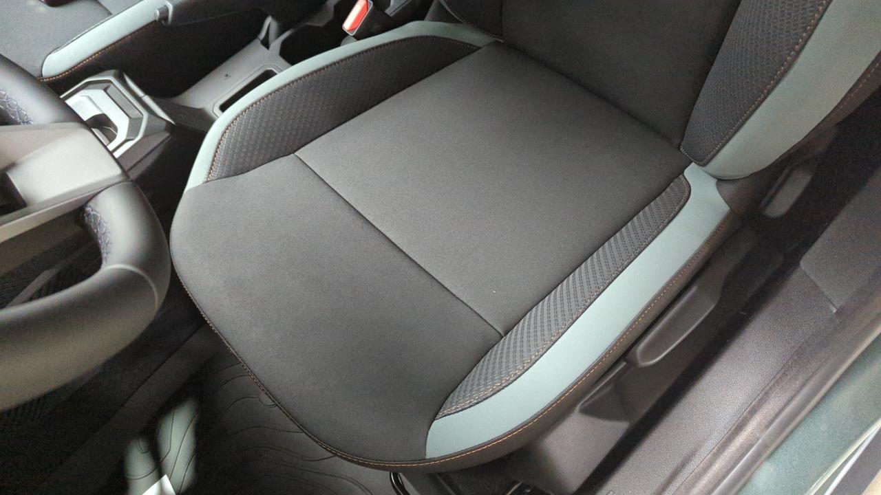 DACIA DUSTER HYBRID 140 4X2 EXTREME + SIEGES CHAUFFANTS
