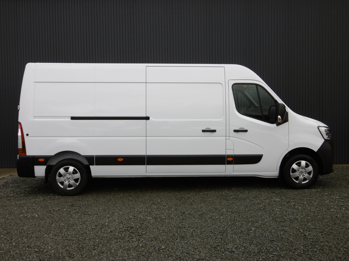 RENAULT MASTER 3 PHASE 3 L3H2 GRAND CONFORT 135 BLUE DCI