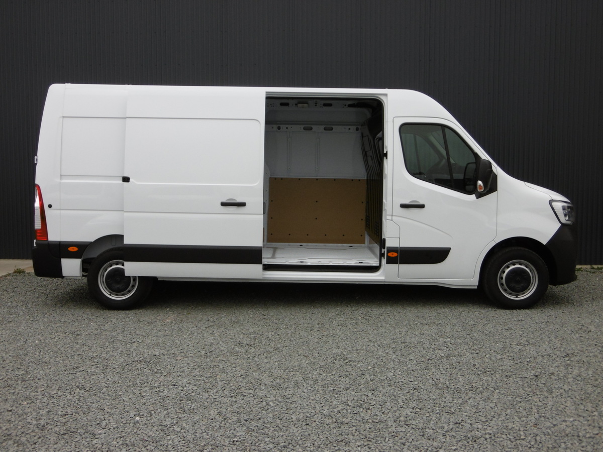 RENAULT MASTER 3 PHASE 3 L3H2 GRAND CONFORT 135 BLUE DCI