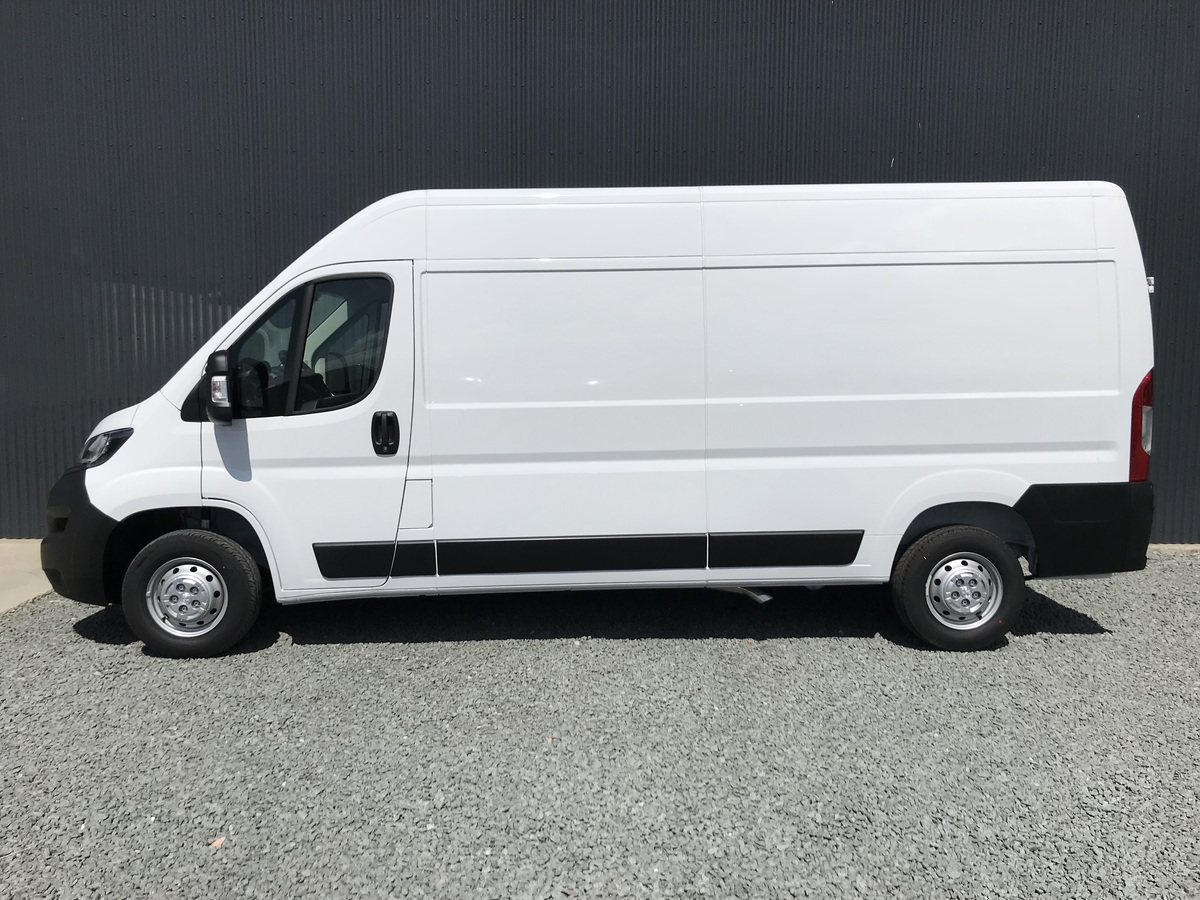 PEUGEOT BOXER VAN 165 BlueHDi