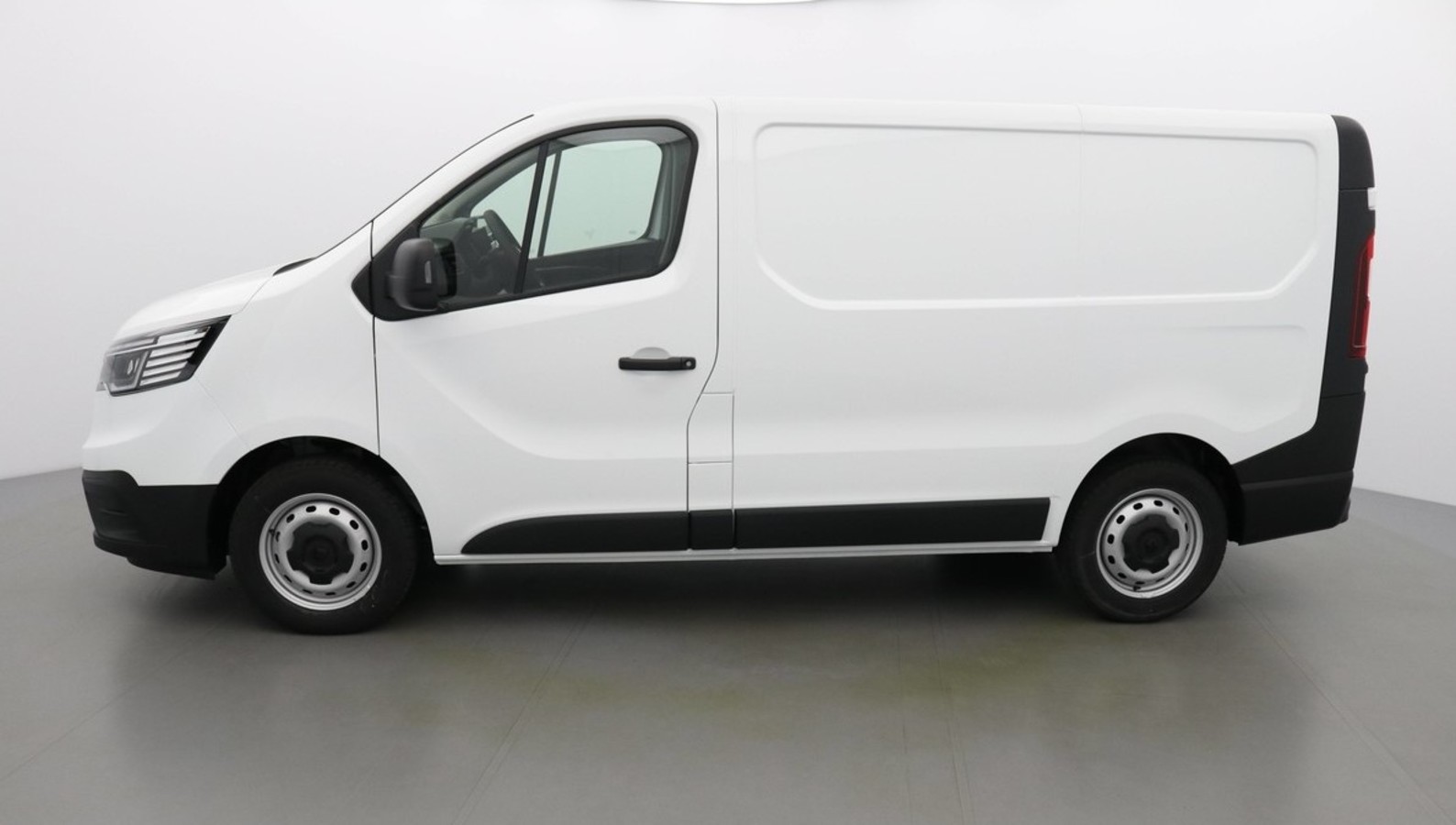 Annonce VU RENAULT TRAFIC 3 PHASE 3 FOURGON L1H1 CONFORT 110 BLUE DCI  DIESEL - 32 790 €