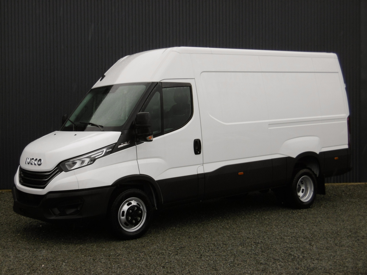 IVECO DAILY FOURGON 35C18 RJ EMPATTEMENT 3520L H2 3.0 Td 180ch Ba-8 Fourgon 35c18 Rj Empattement 3520l H2