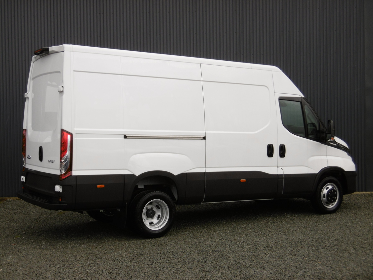 IVECO DAILY FOURGON 35C18 RJ EMPATTEMENT 3520L H2 3.0 Td 180ch Ba-8 Fourgon 35c18 Rj Empattement 3520l H2