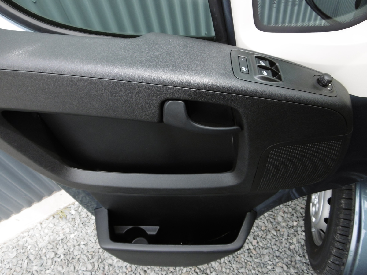 PEUGEOT BOXER PREMIUM 140 BlueHDi