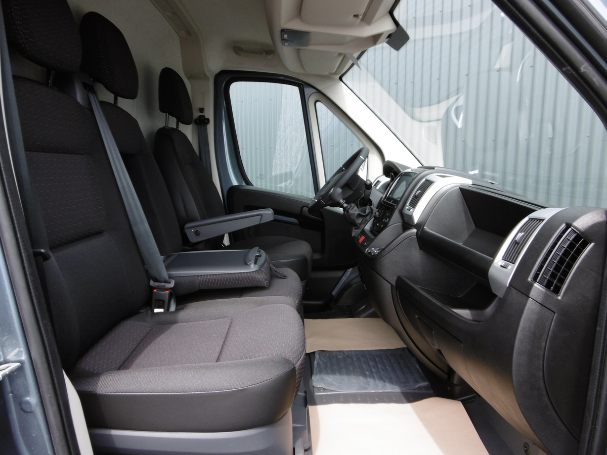 PEUGEOT BOXER PREMIUM 140 BlueHDi