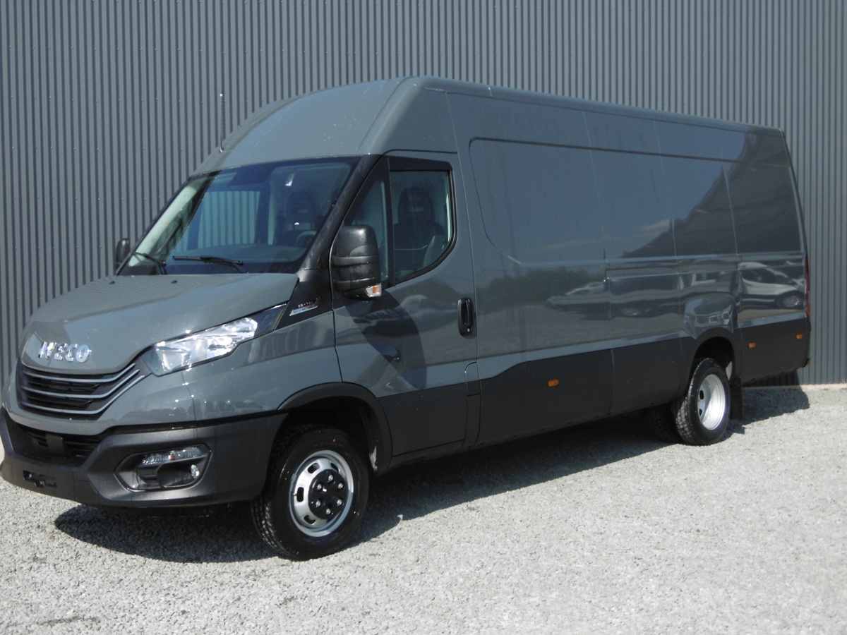 IVECO DAILY FOURGON 35C18 RJ EMPATTEMENT 4100 H2 3.0 Td 180ch Ba-8 Fourgon 35c18 Rj Empattement 4100 H2 + Caméra recul + Bluetooth + Sièges chauffants