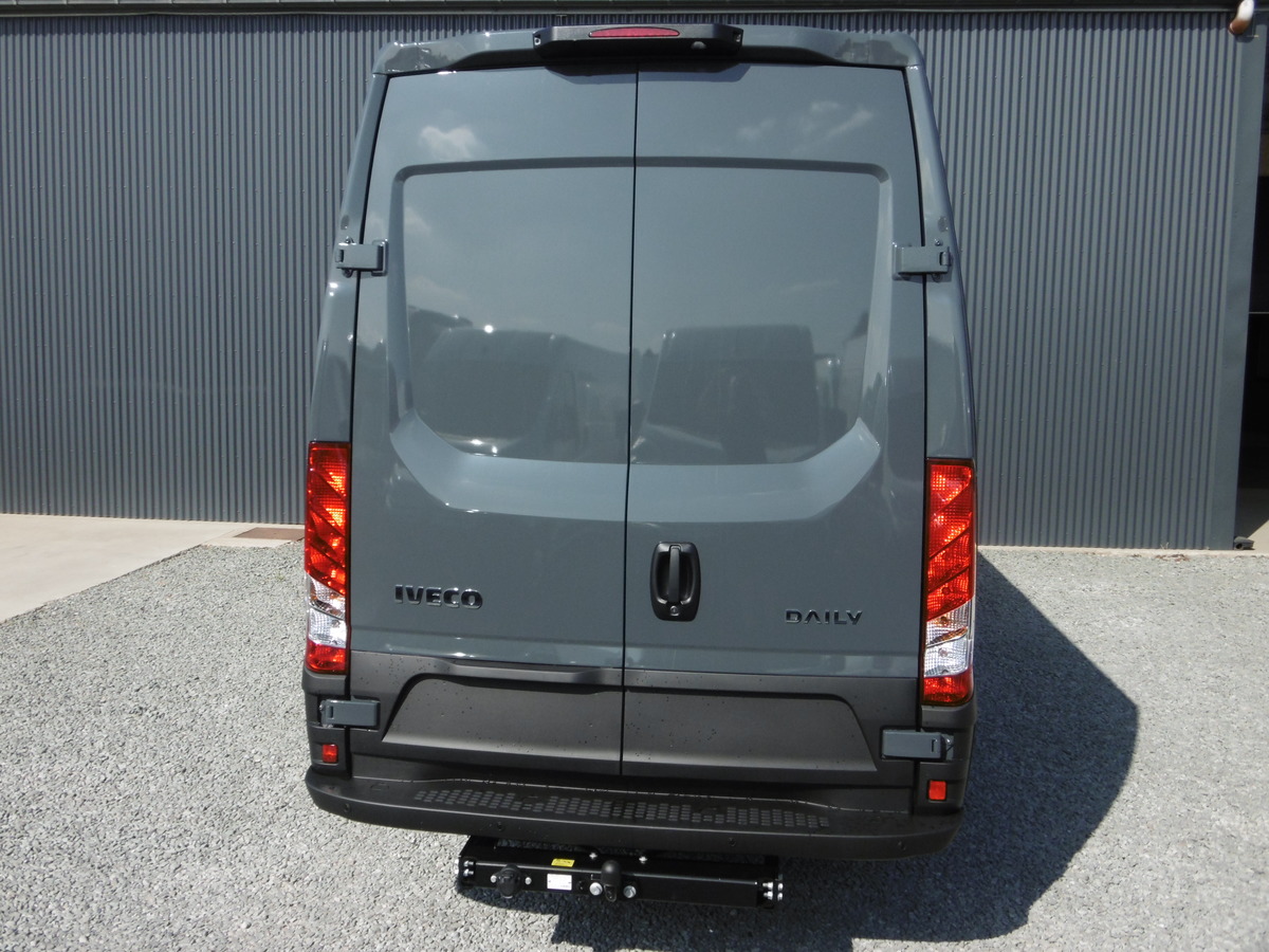 IVECO DAILY FOURGON 35C18 RJ EMPATTEMENT 4100 H2 3.0 Td 180ch Ba-8 Fourgon 35c18 Rj Empattement 4100 H2 + Caméra recul + Bluetooth + Sièges chauffants