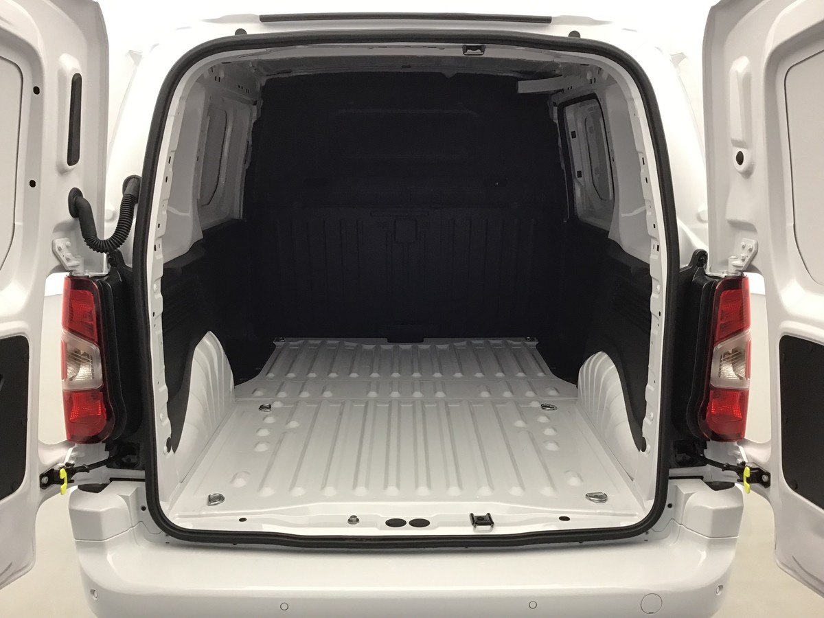 OPEL COMBO CARGO M LIGHT 650 KG VAN 1.5 Turbo D 100ch Bvm6 Van