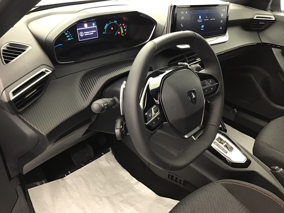 PEUGEOT 2008 STYLE 1.2 Hybrid 136ch E-Dsc6 Style