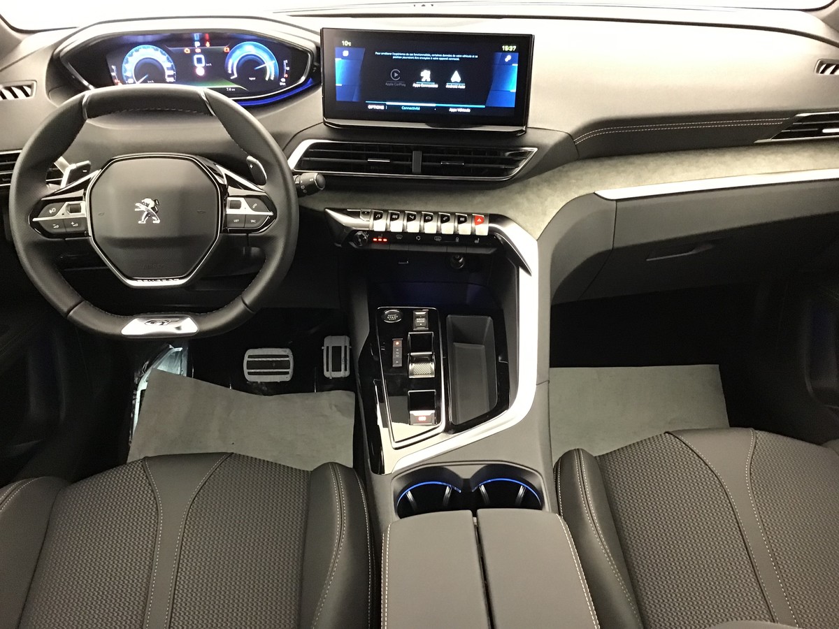 PEUGEOT 3008 GT 1.6 Hybrid 225ch E-Eat8 Gt