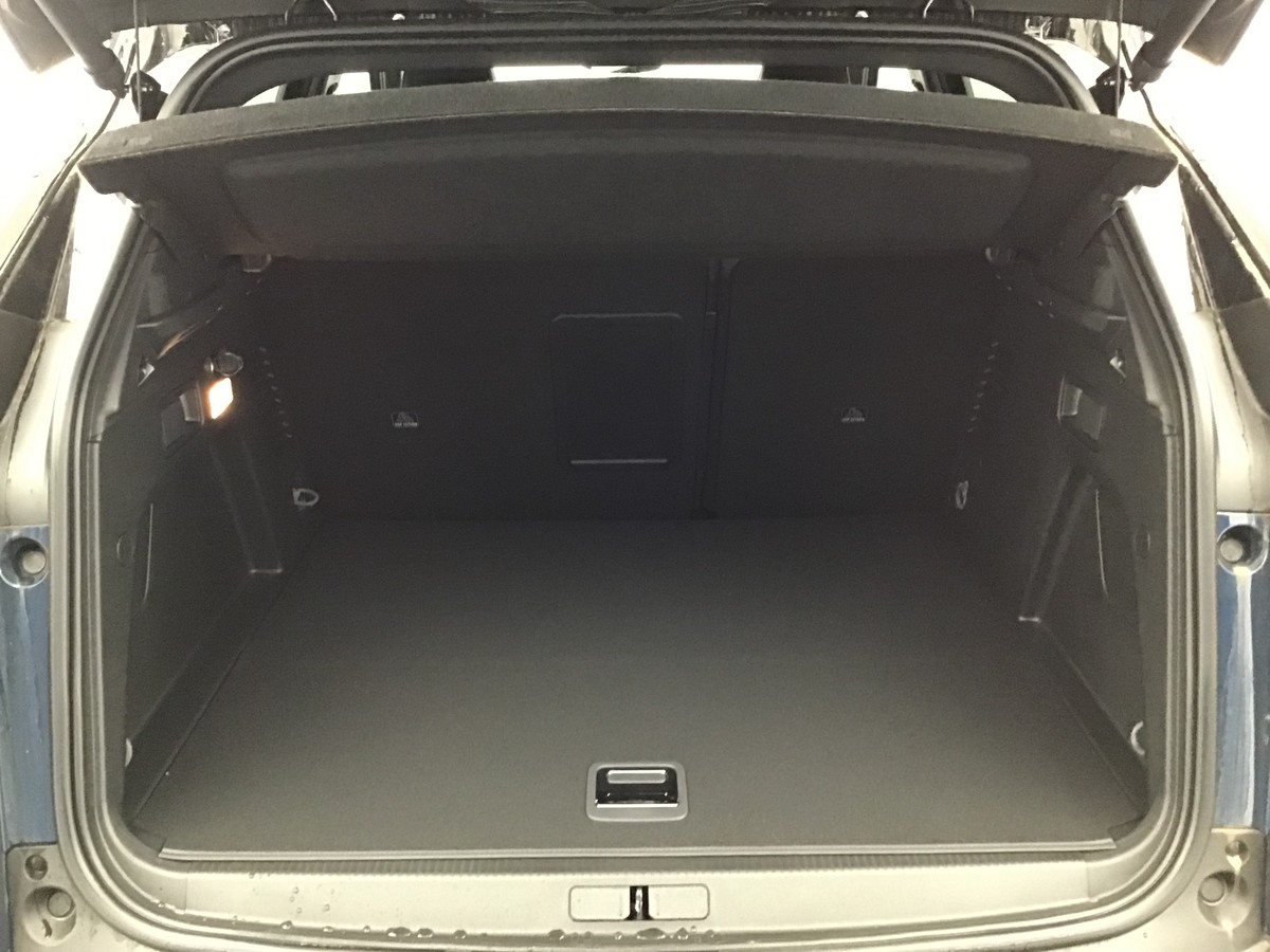 PEUGEOT 3008 GT 1.6 Hybrid 225ch E-Eat8 Gt