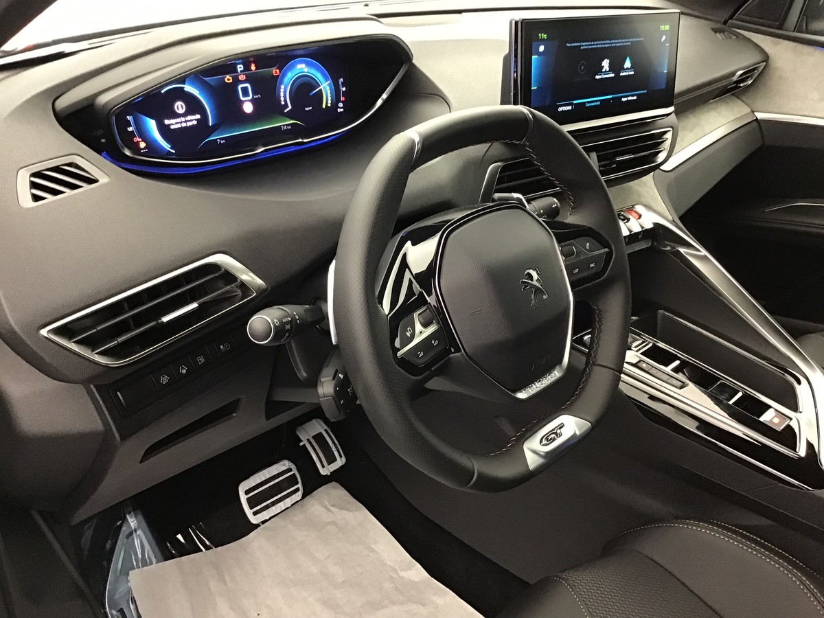 PEUGEOT 3008 GT 1.6 Hybrid 225ch E-Eat8 Gt
