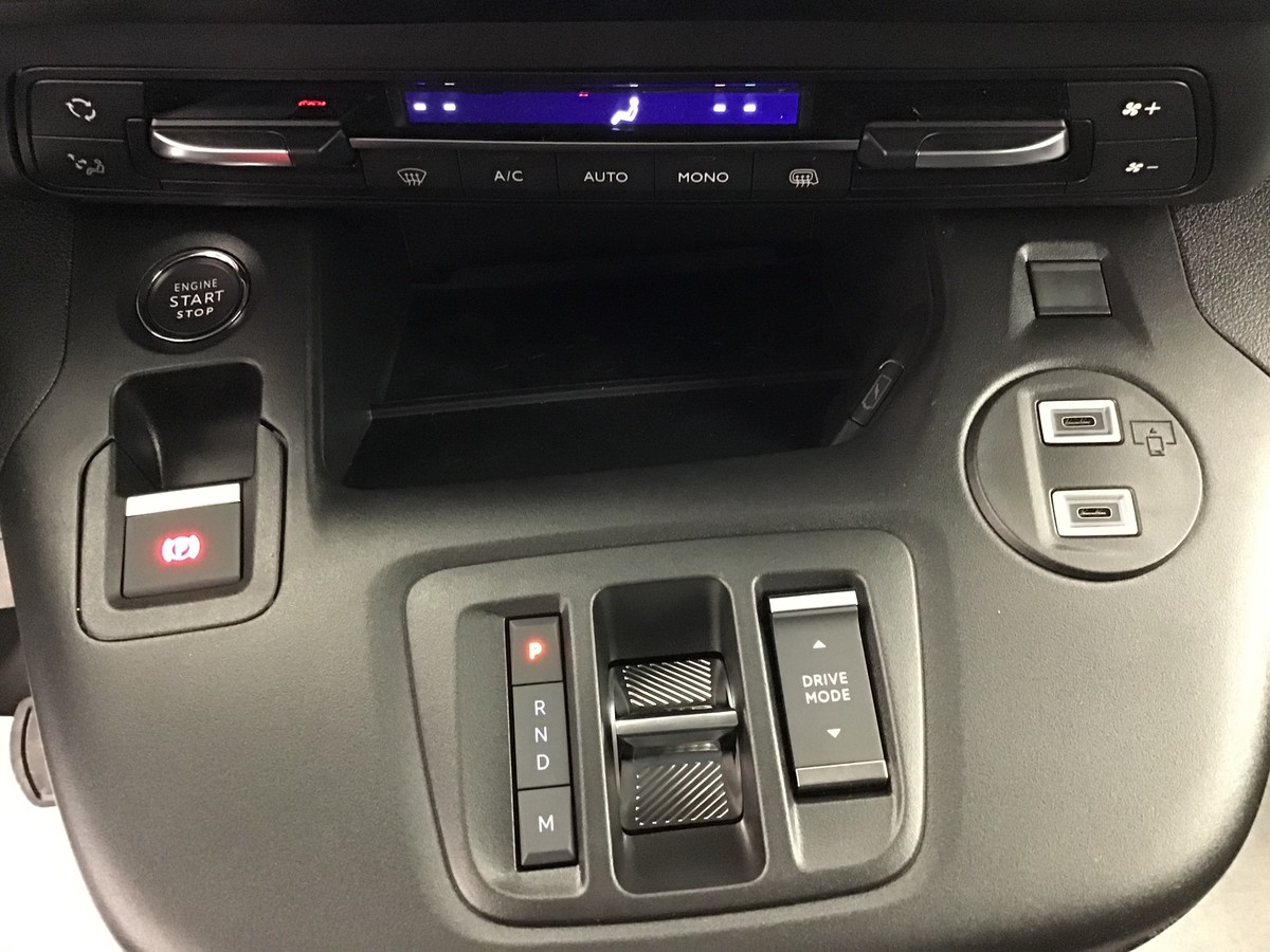 PEUGEOT PARTNER STANDARD LIGHT 650 KG VAN 1.5 Bluehdi 130ch Eat8 Van