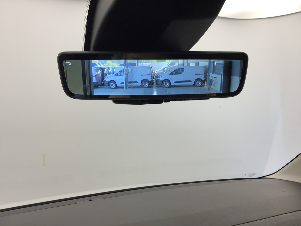 PEUGEOT PARTNER STANDARD LIGHT 650 KG VAN 1.5 Bluehdi 130ch Eat8 Van