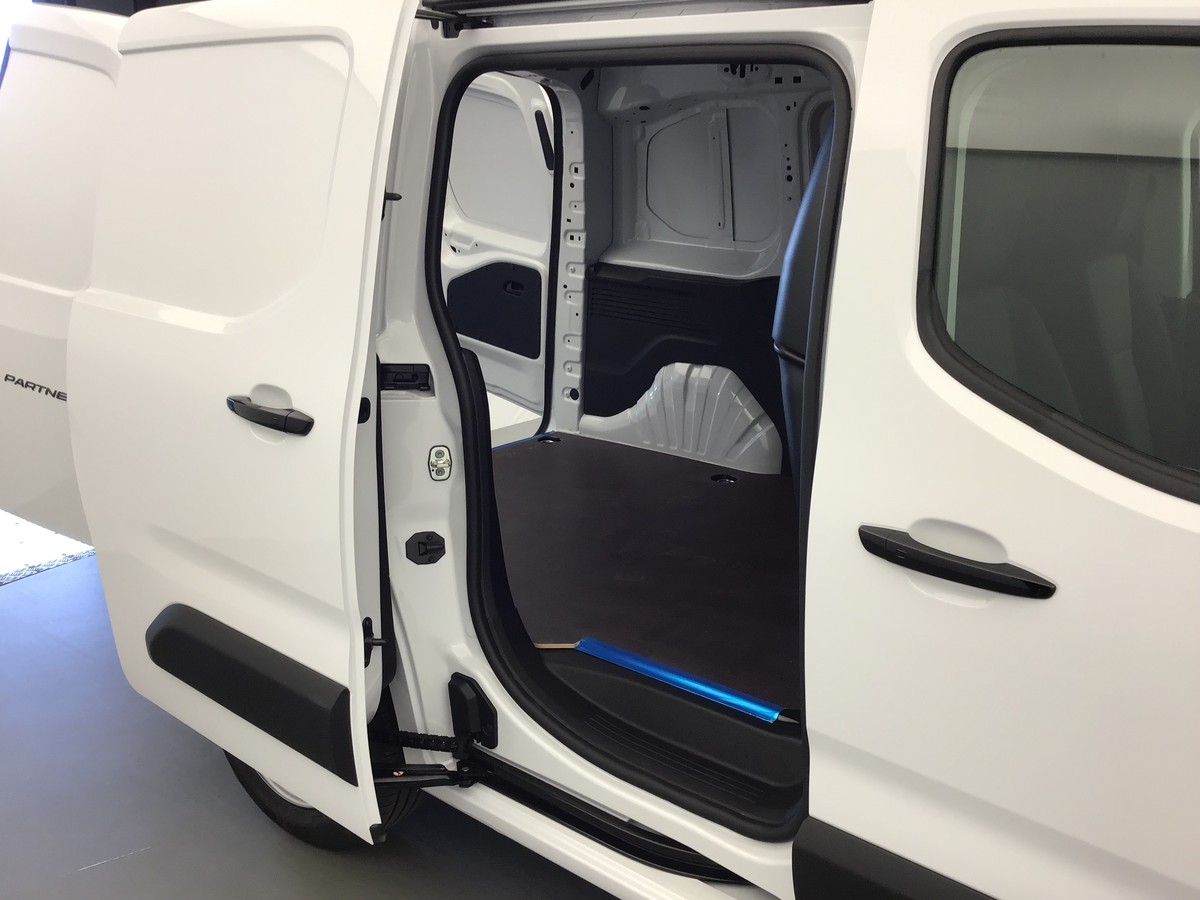 PEUGEOT PARTNER STANDARD LIGHT 650 KG VAN 1.5 Bluehdi 130ch Eat8 Van
