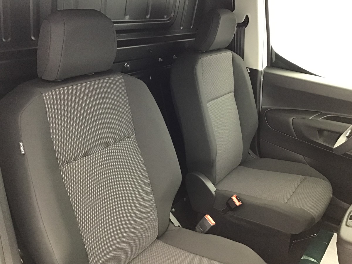 PEUGEOT PARTNER STANDARD LIGHT 650 KG VAN 1.5 Bluehdi 130ch Eat8 Van