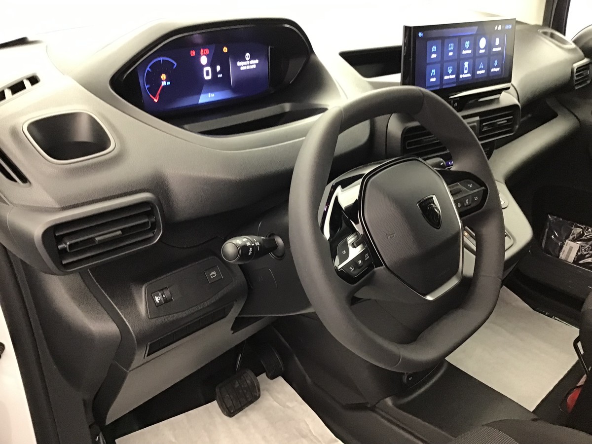 PEUGEOT PARTNER STANDARD LIGHT 650 KG VAN 1.5 Bluehdi 130ch Eat8 Van
