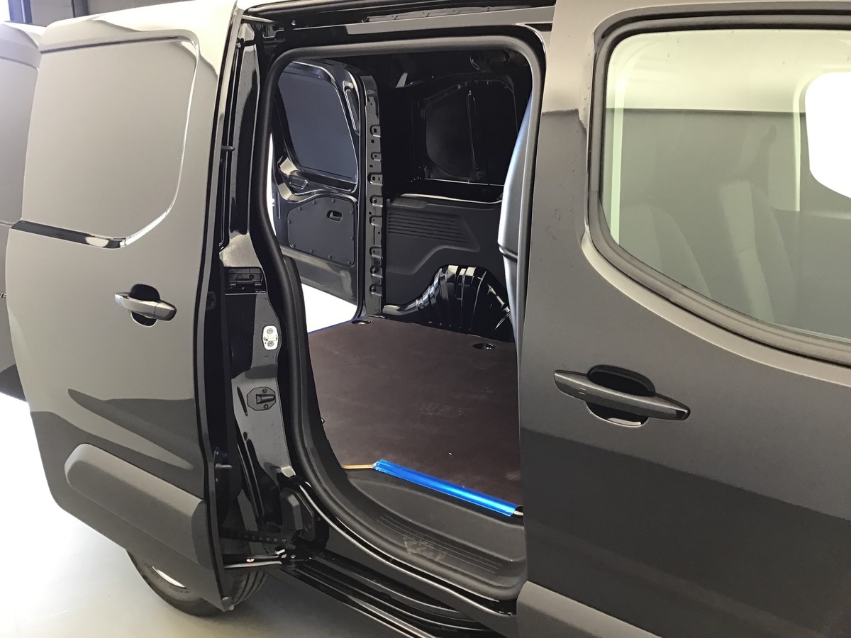 PEUGEOT PARTNER STANDARD LIGHT 650 KG VAN 1.5 Bluehdi 130ch Eat8 Van