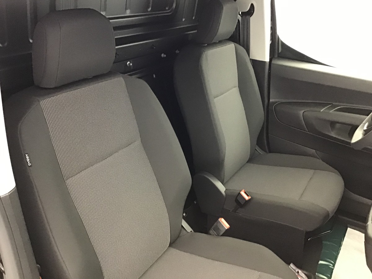 PEUGEOT PARTNER STANDARD LIGHT 650 KG VAN 1.5 Bluehdi 130ch Eat8 Van