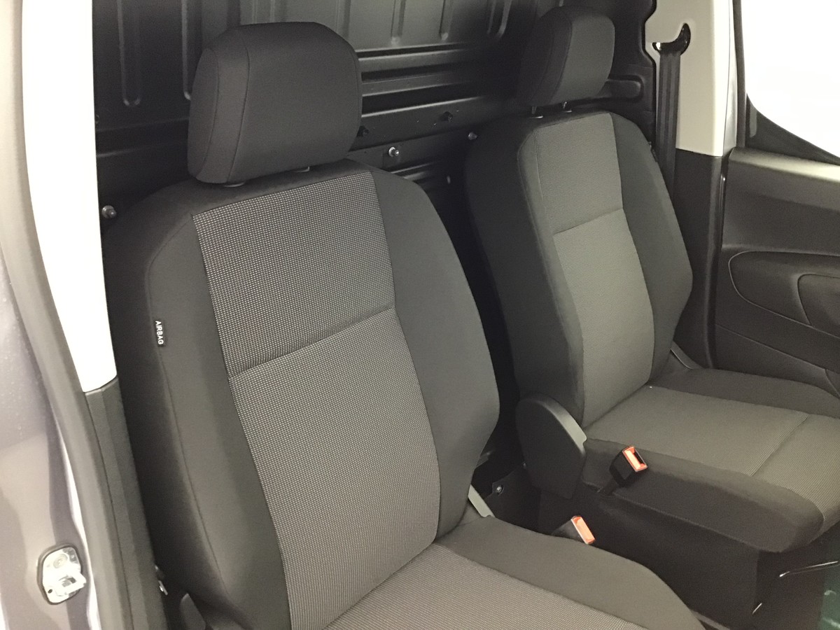 PEUGEOT PARTNER STANDARD LIGHT 650 KG VAN 1.5 Bluehdi 130ch Eat8 Van