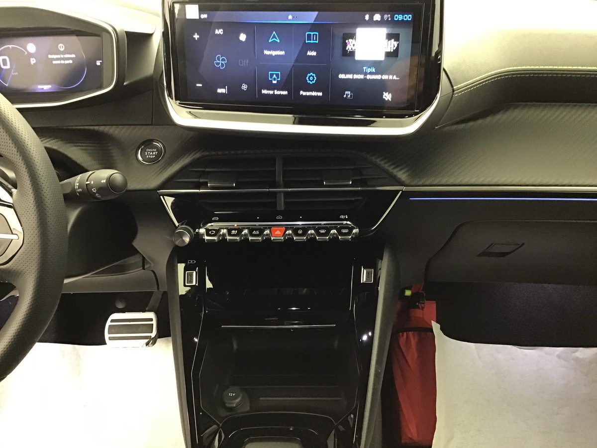 PEUGEOT 2008 HYBRID 145 GT 1.2 Hybrid 136ch E-Dsc6 Gt