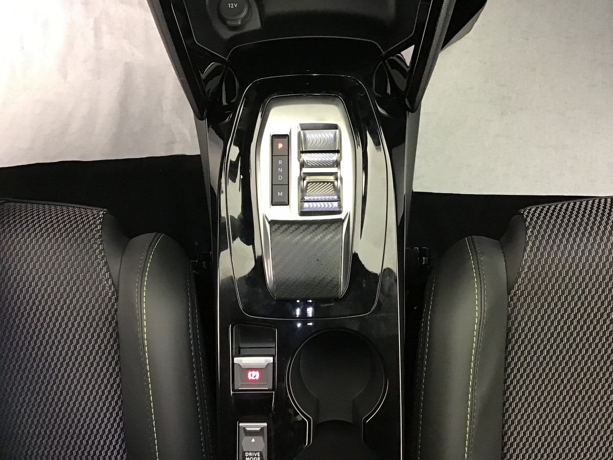 PEUGEOT 2008 HYBRID 145 GT 1.2 Hybrid 136ch E-Dsc6 Gt