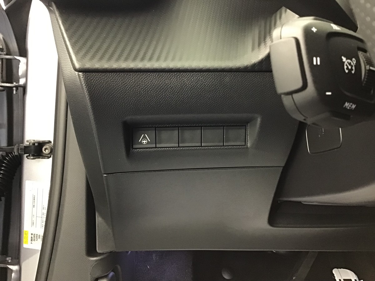 PEUGEOT 2008 HYBRID 145 GT 1.2 Hybrid 136ch E-Dsc6 Gt