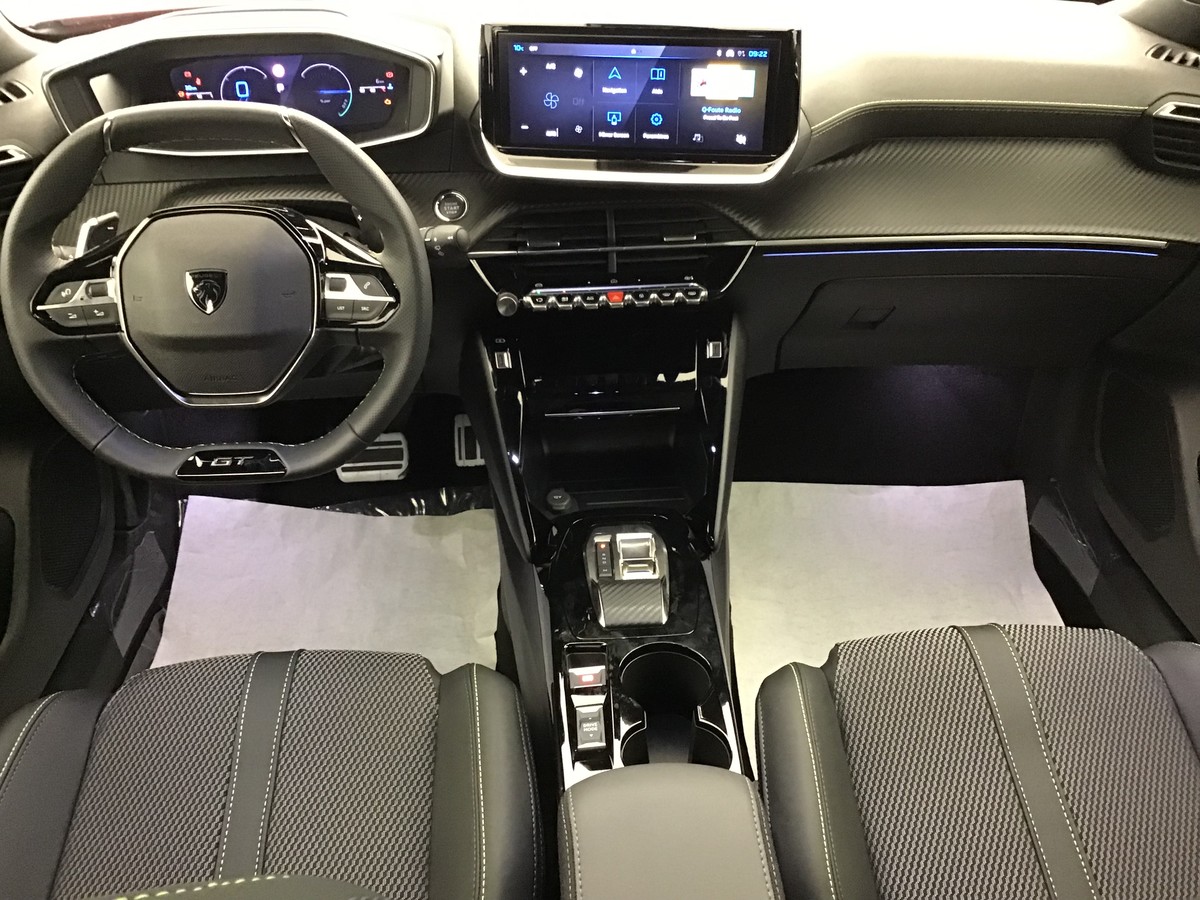 PEUGEOT 2008 HYBRID 145 GT 1.2 Hybrid 136ch E-Dsc6 Gt