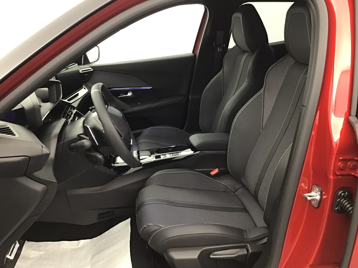 PEUGEOT 2008 HYBRID 145 GT 1.2 Hybrid 136ch E-Dsc6 Gt