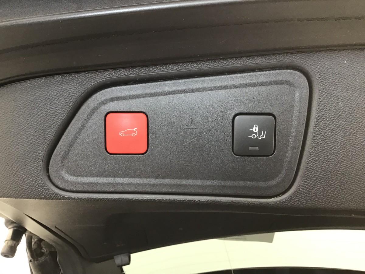 PEUGEOT 3008 GT 1.2 Puretech 130ch Bvm6 Gt