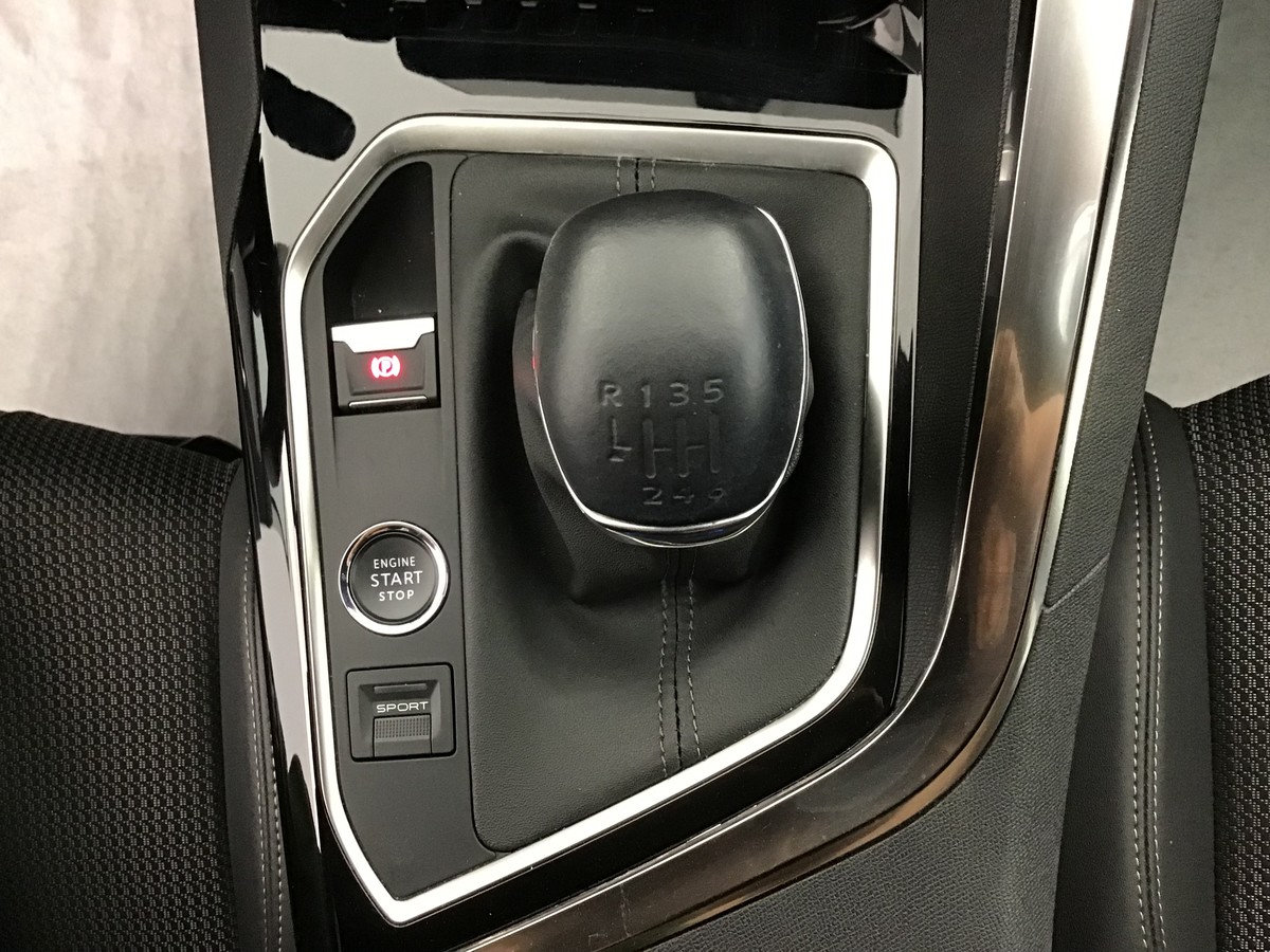 PEUGEOT 3008 GT 1.2 Puretech 130ch Bvm6 Gt
