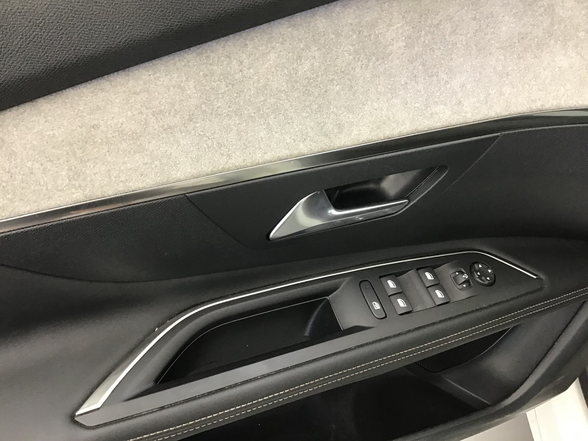 PEUGEOT 3008 GT 1.2 Puretech 130ch Bvm6 Gt