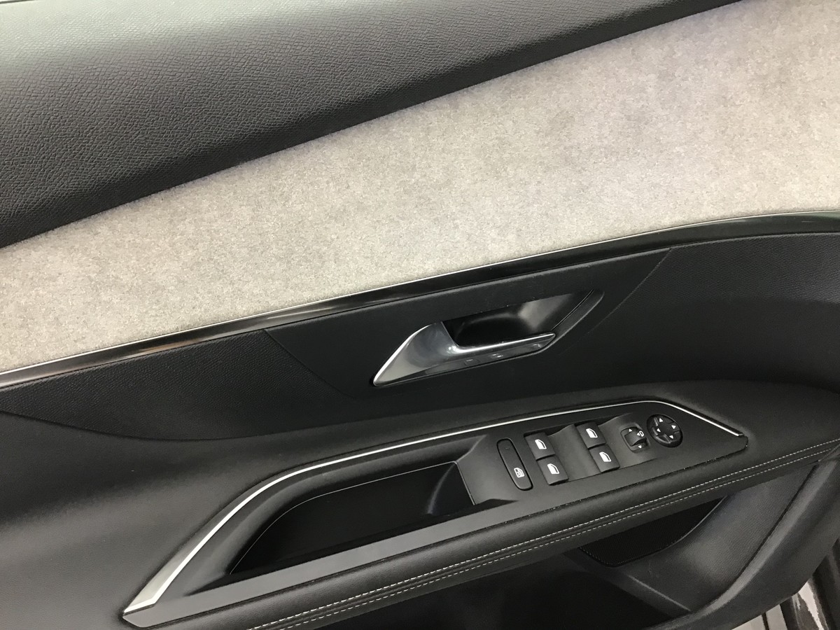 PEUGEOT 3008 GT 1.2 Puretech 130ch Bvm6 Gt