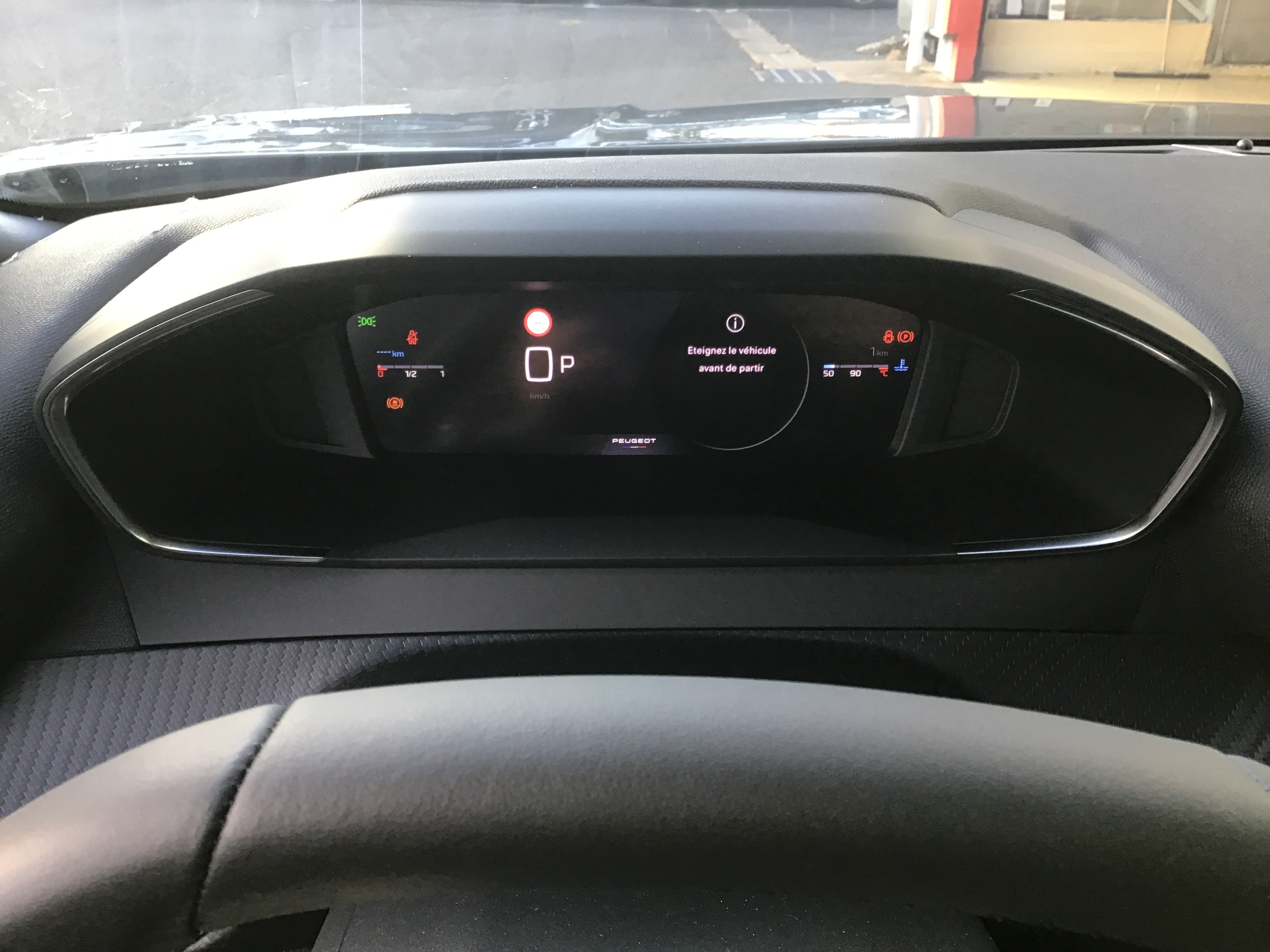 PEUGEOT 2008   Hybrid 136 e-DCS6 Allure