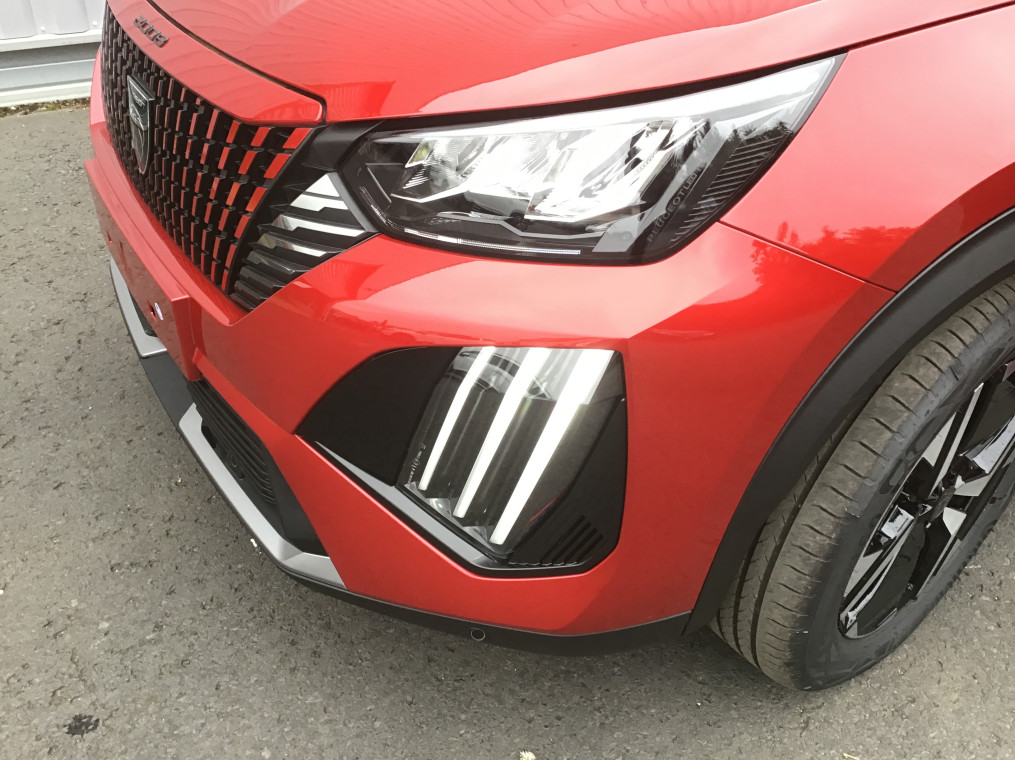 PEUGEOT 2008   PureTech 130 S&S EAT8 Allure