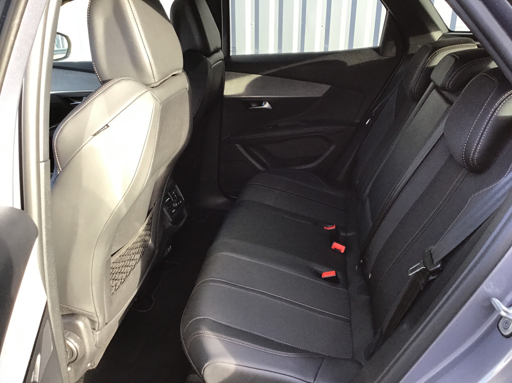 PEUGEOT 3008 BlueHDi 130ch S&S EAT8 GT