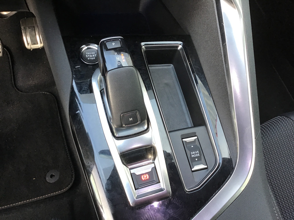PEUGEOT 3008 BlueHDi 130ch S&S EAT8 GT