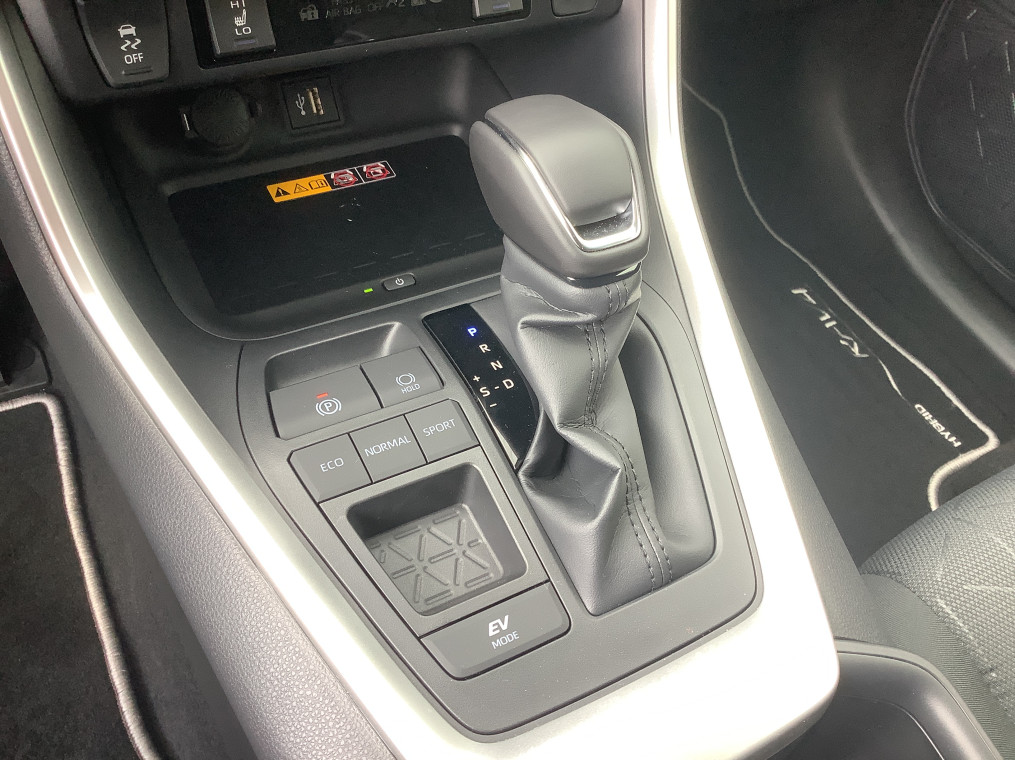 TOYOTA RAV4 HYBRIDE MY23   218 ch 2WD Dynamic + Sièges chauffants