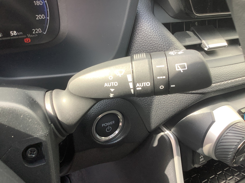 TOYOTA RAV4 HYBRIDE MY23   218 ch 2WD Dynamic + Sièges chauffants