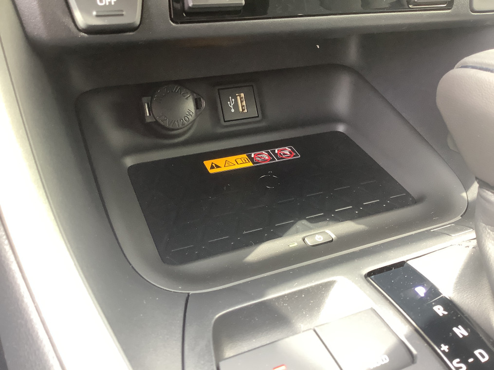 TOYOTA RAV4 HYBRIDE MY23   218 ch 2WD Dynamic + Sièges chauffants